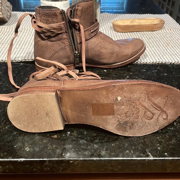 Free people women’s size 36 brown booties - Picture 2 of 3